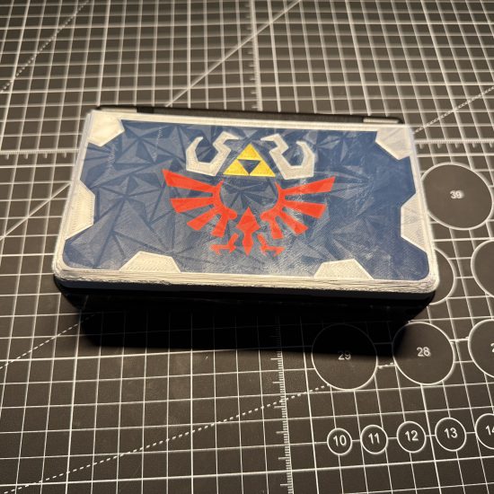 Carcasa superior con el escudo Hylian para Ayn Thor