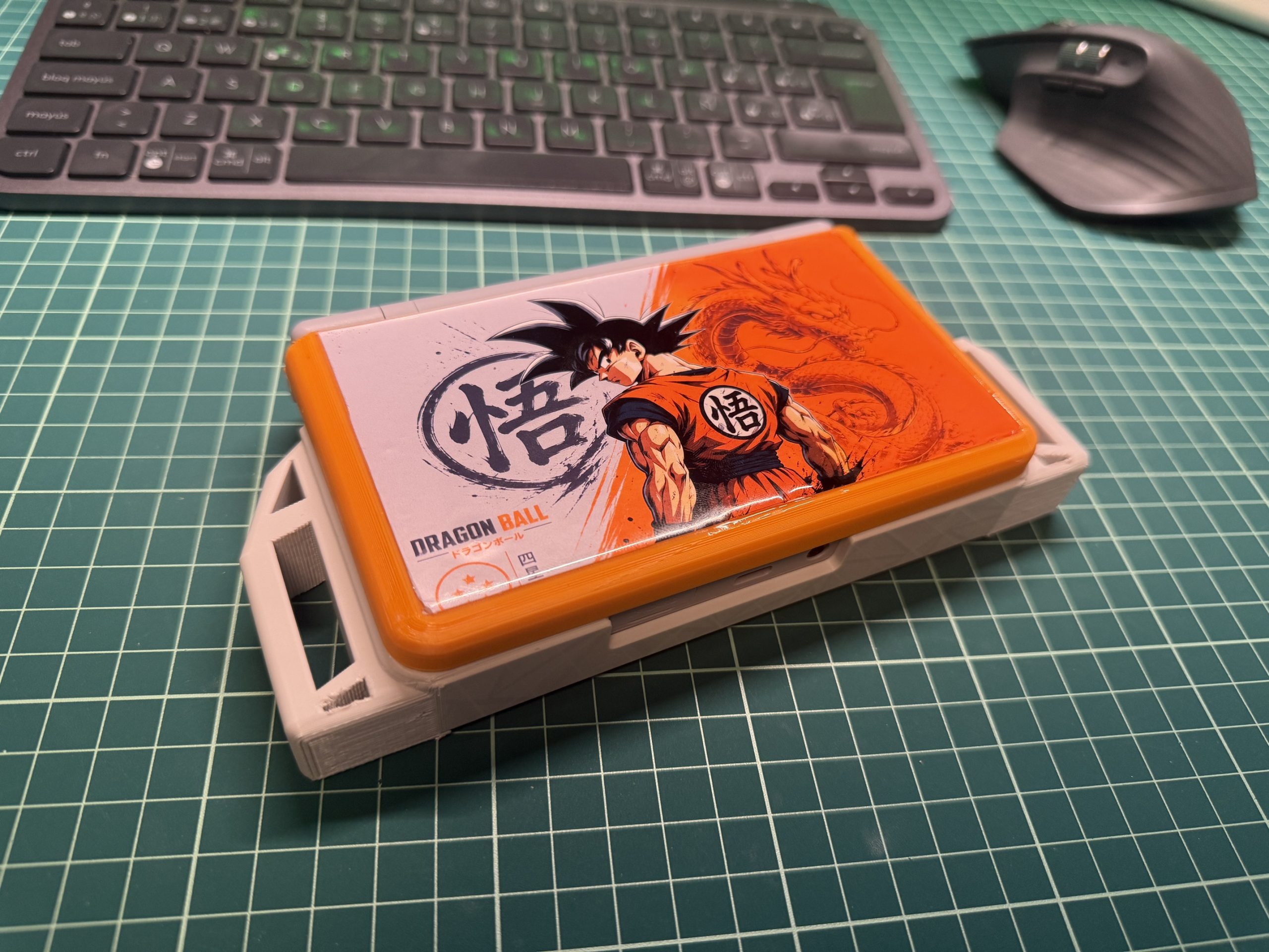 Carcasa Vinilo Dragon Ball para Retroid Pocket Flip 2